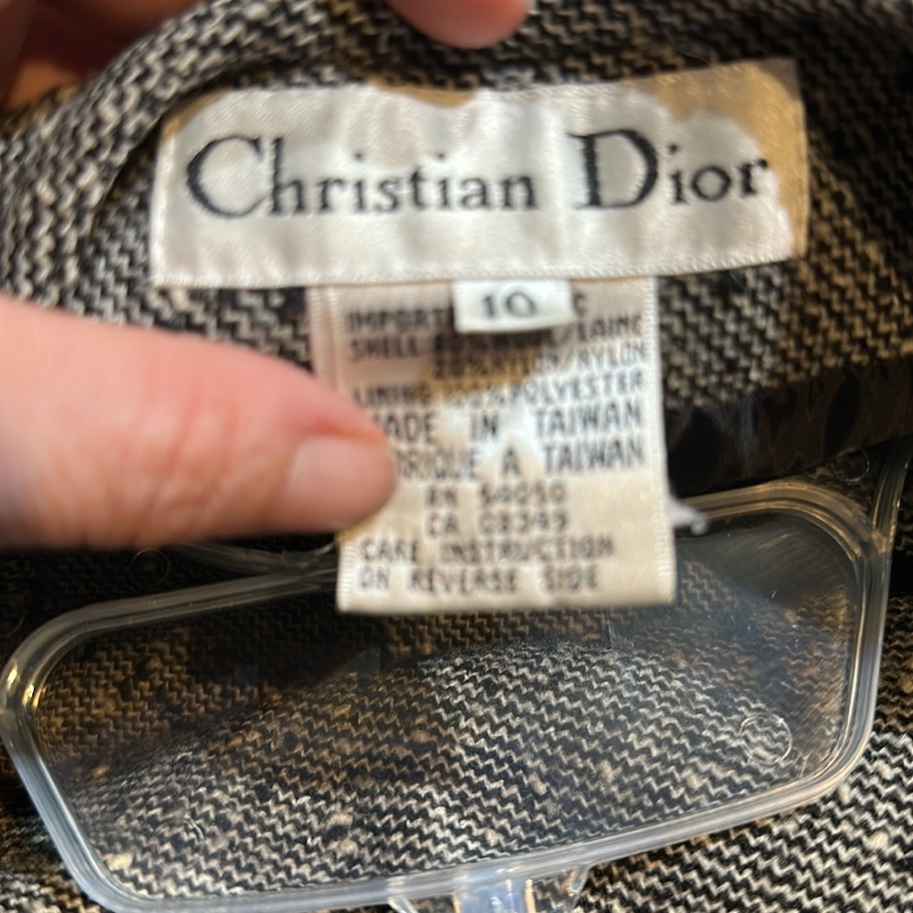 EUC vintage Christian Dior suit 10 - Picture 5 of 11